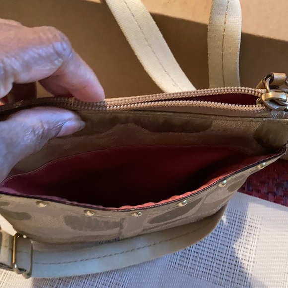 Sold🔴🔴🔴Coach Signature Gold Metallic Cossbody - Picture 4 of 8